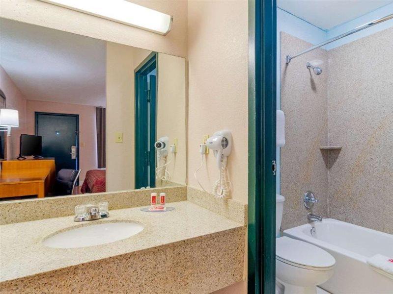 Econo Lodge Decatur Exteriör bild