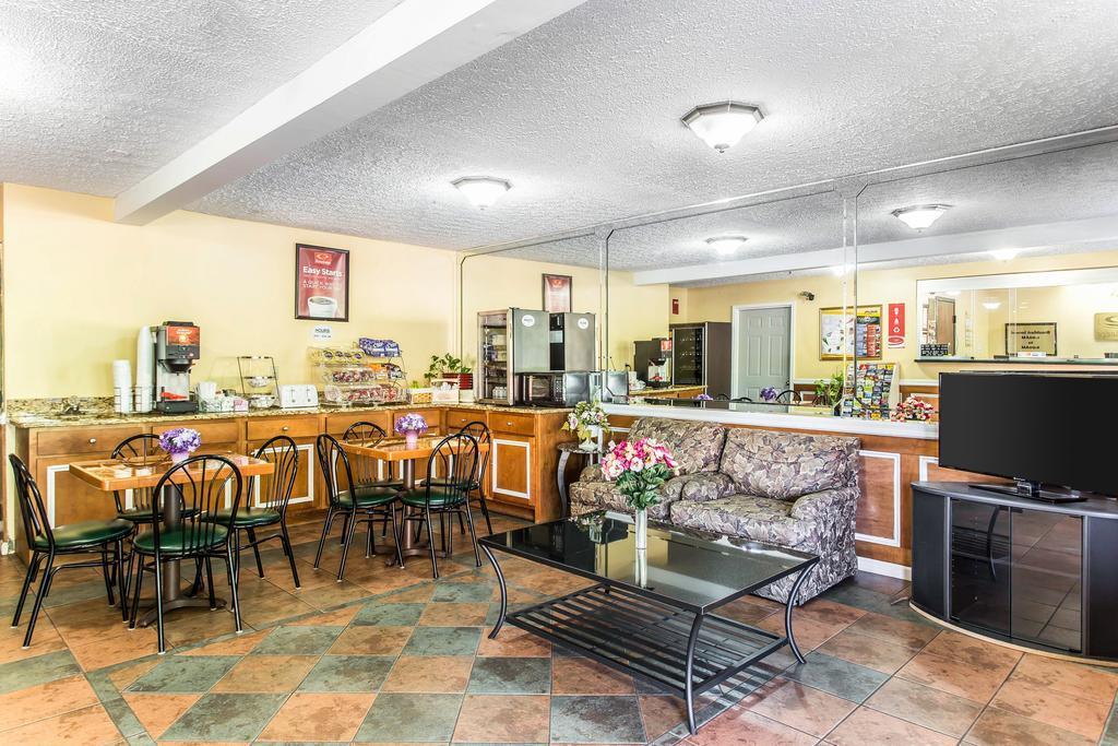 Econo Lodge Decatur Exteriör bild