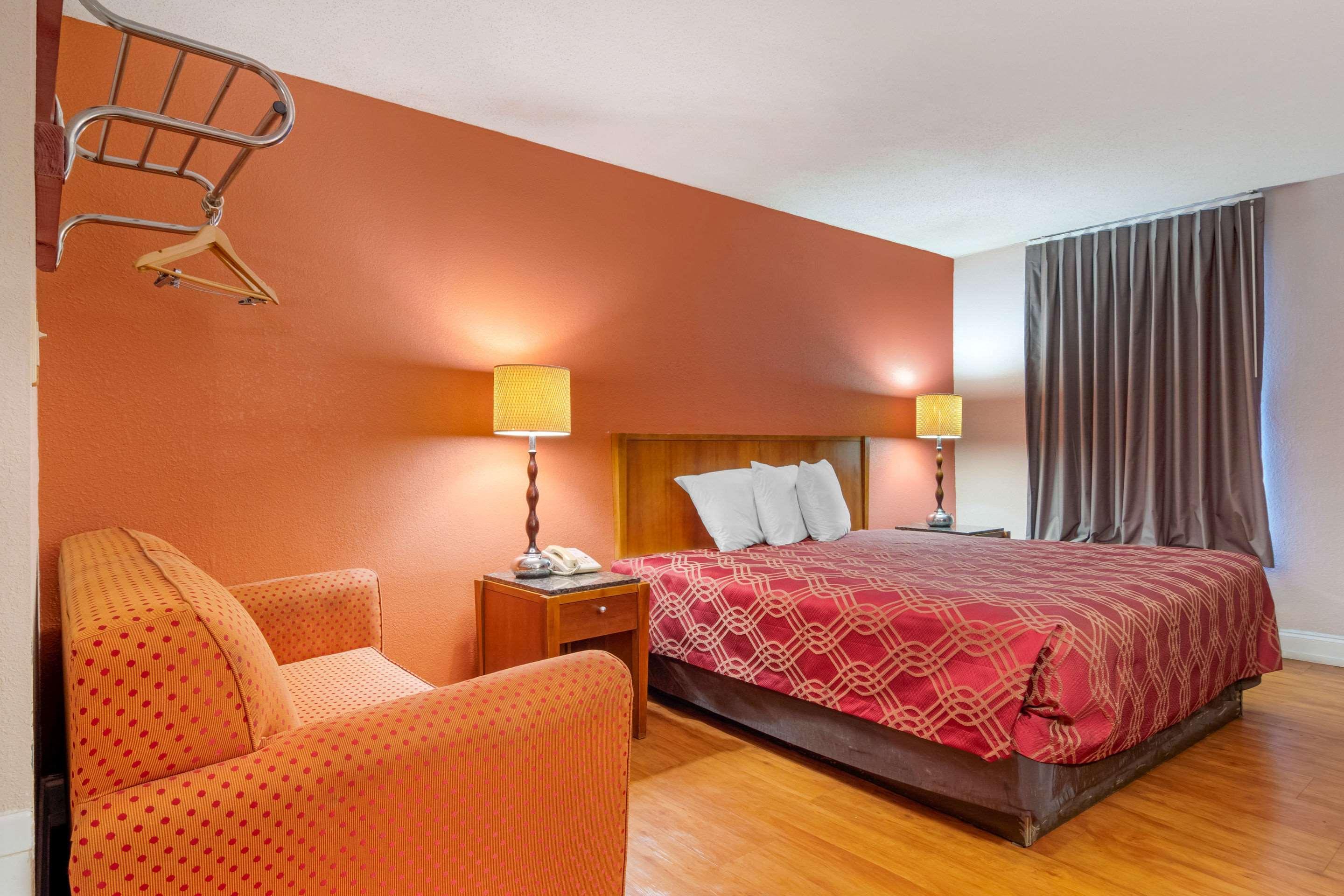 Econo Lodge Decatur Exteriör bild